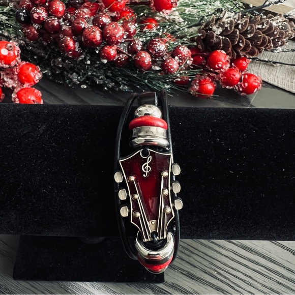 🎸New! Unisex Red Enamel Guitar Head Stock Black PU Leather 8” Rope Bracelet - Picture 10 of 17